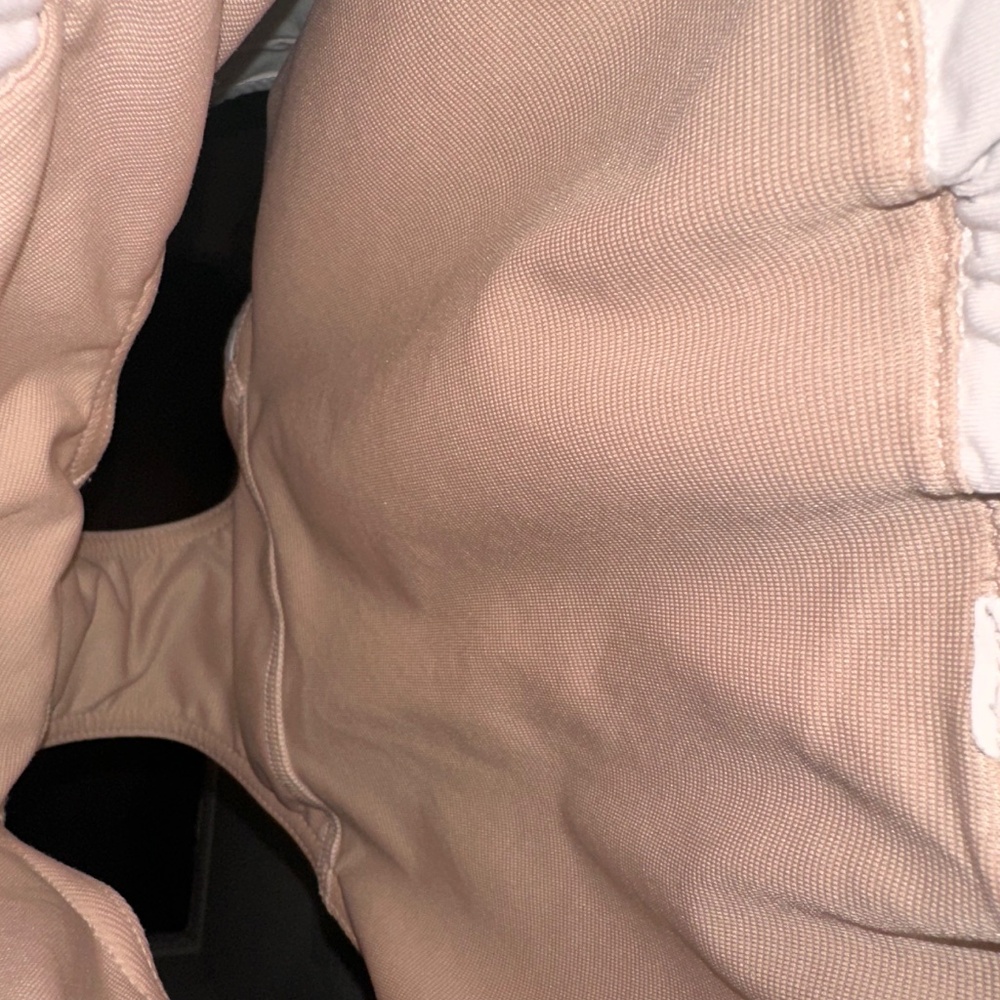 Lululemon hotty hot shorts - Picture 5 of 7